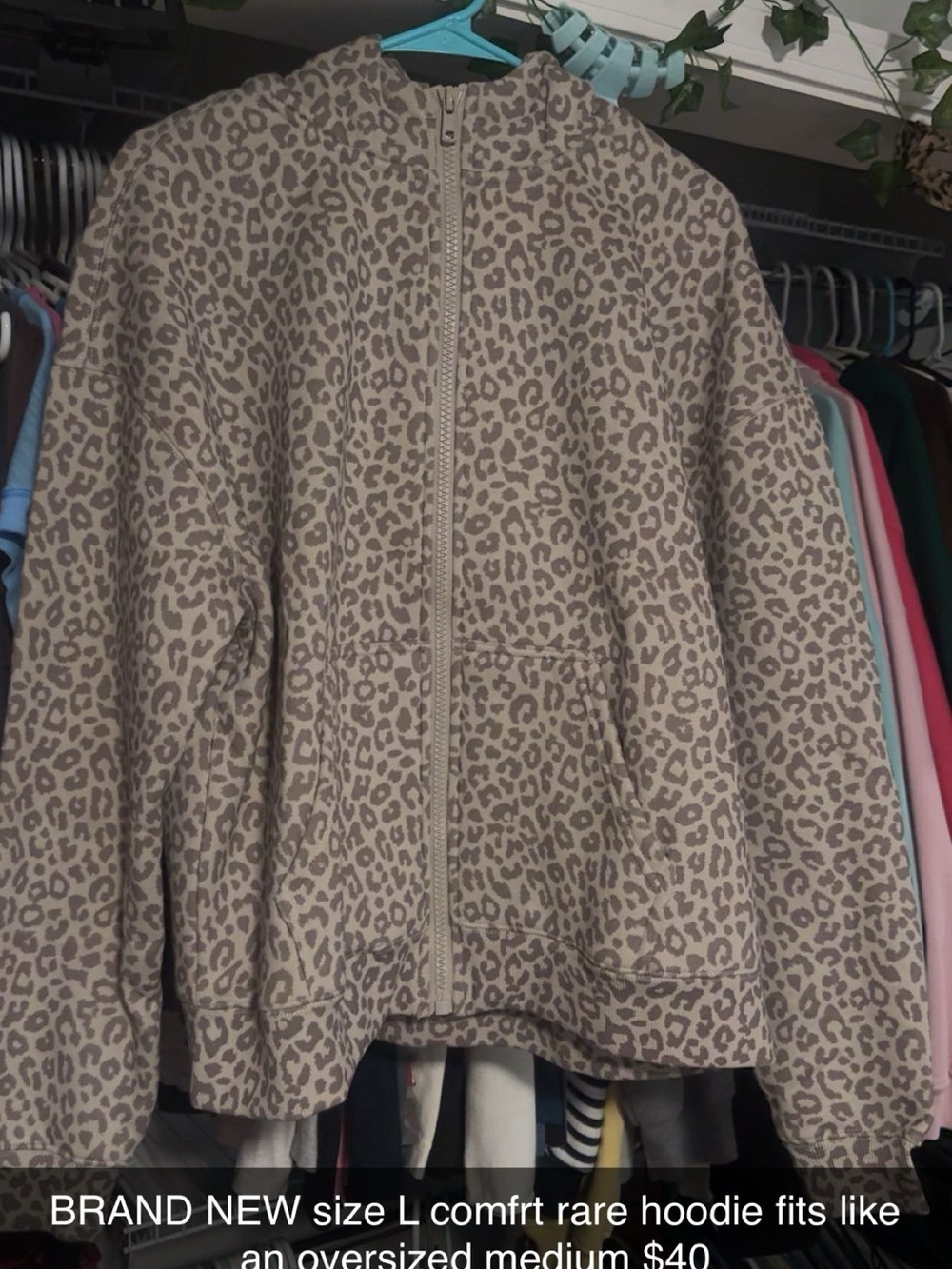 Comfort Hoodie Jacket in Taupe Leopard Print